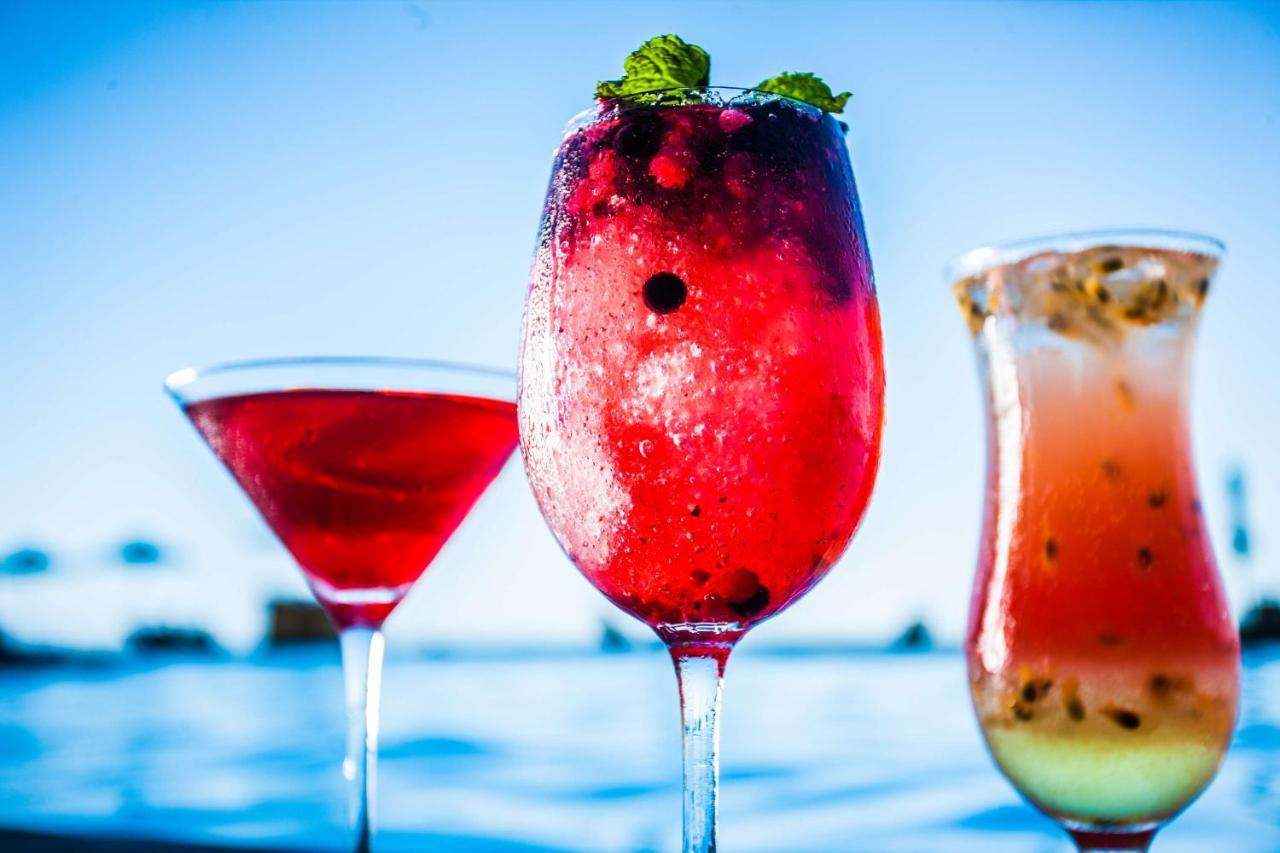 Beverly Hills Durban Exteriör bild A cosmopolitan, a blackberry bramble and a kiwi cocktail