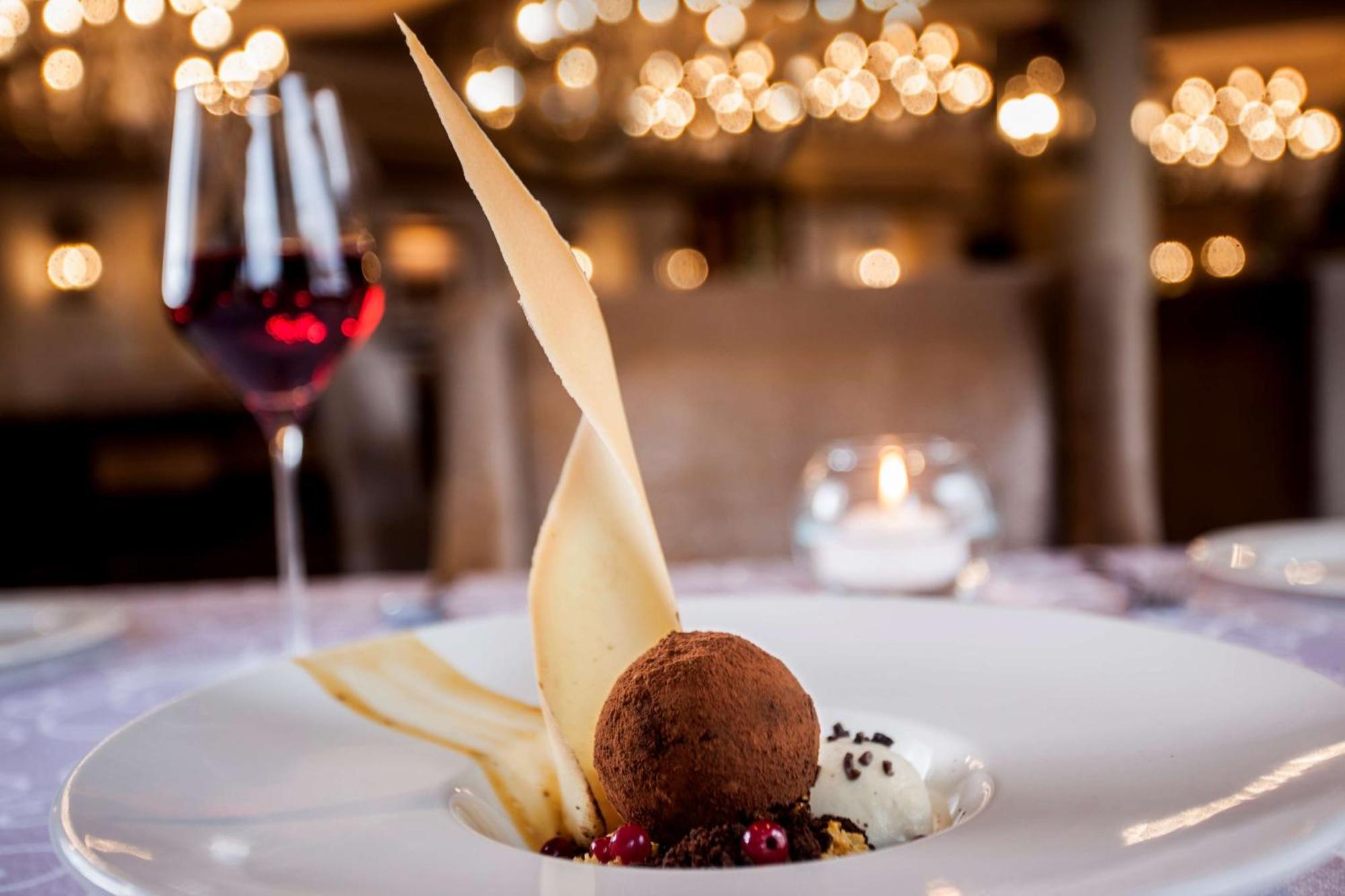 Beverly Hills Durban Exteriör bild A chocolate dessert