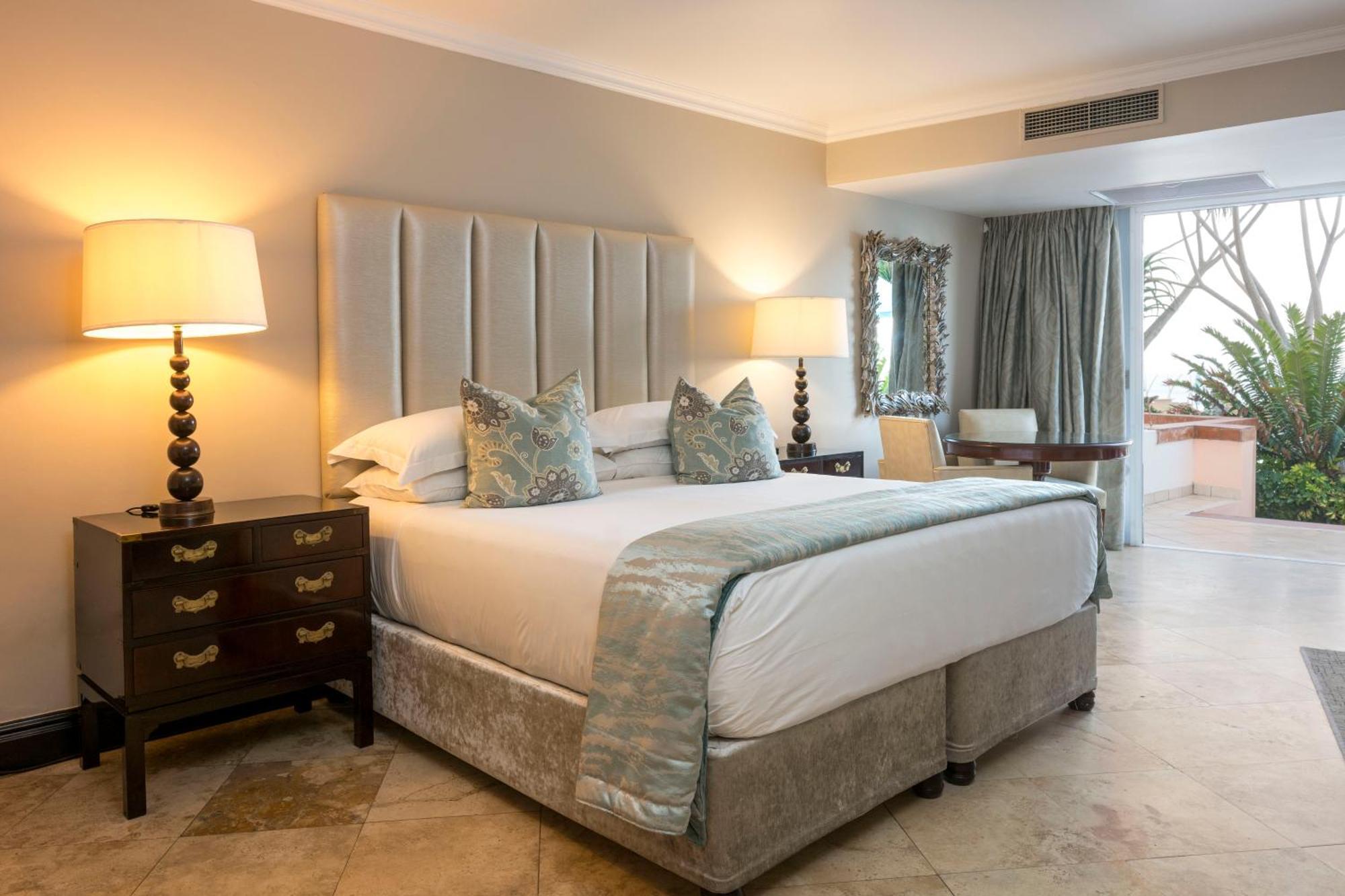 Beverly Hills Durban Exteriör bild A bedroom at the hotel