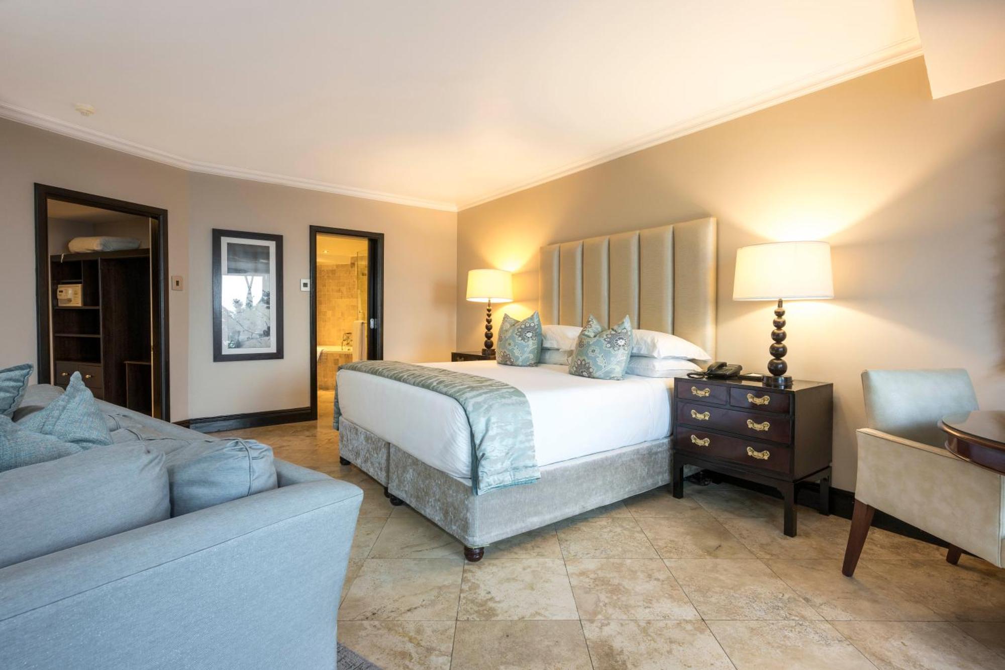 Beverly Hills Durban Exteriör bild A bedroom at the Cape Grace
