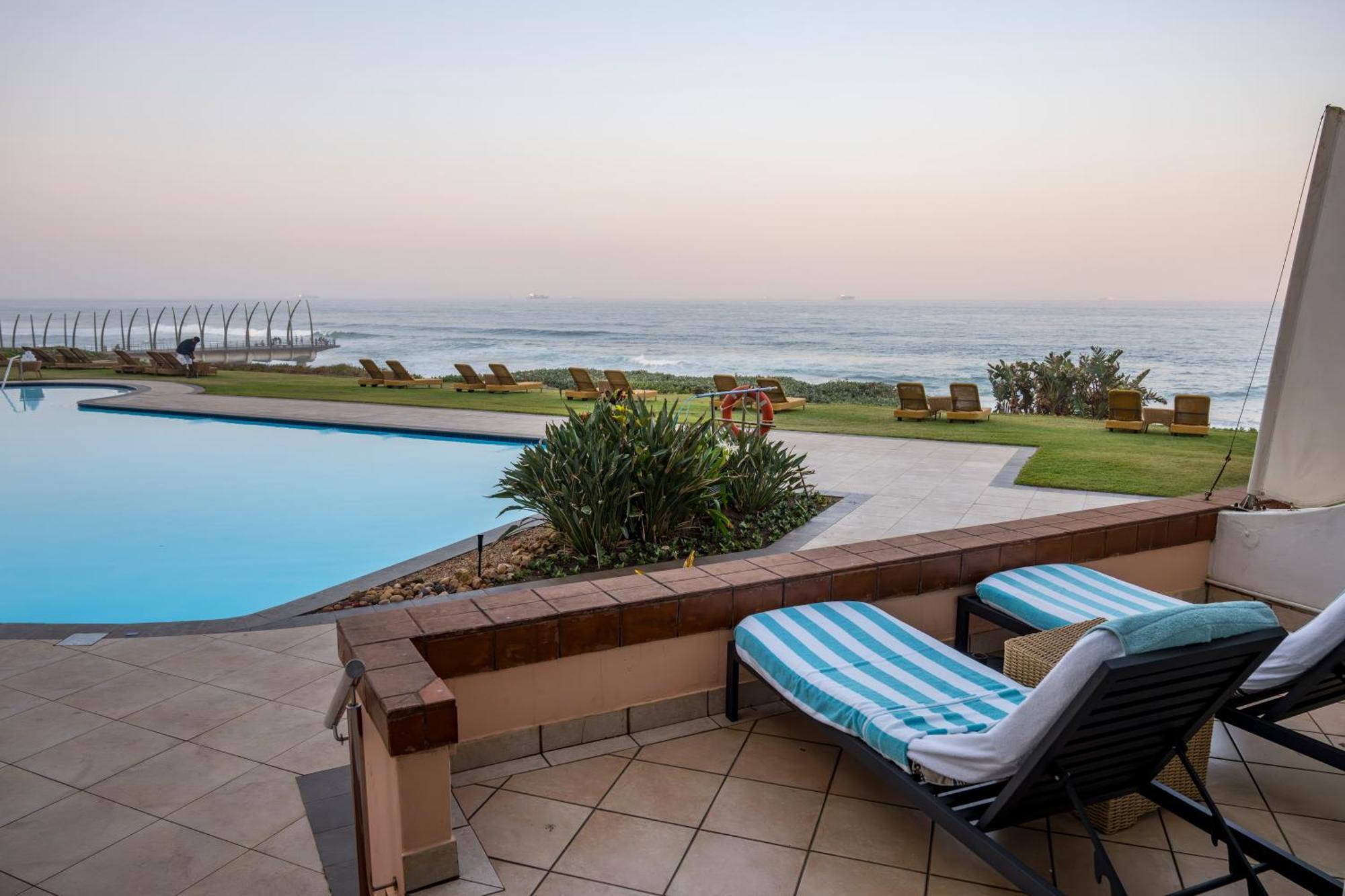 Beverly Hills Durban Exteriör bild The Oyster Box Hotel