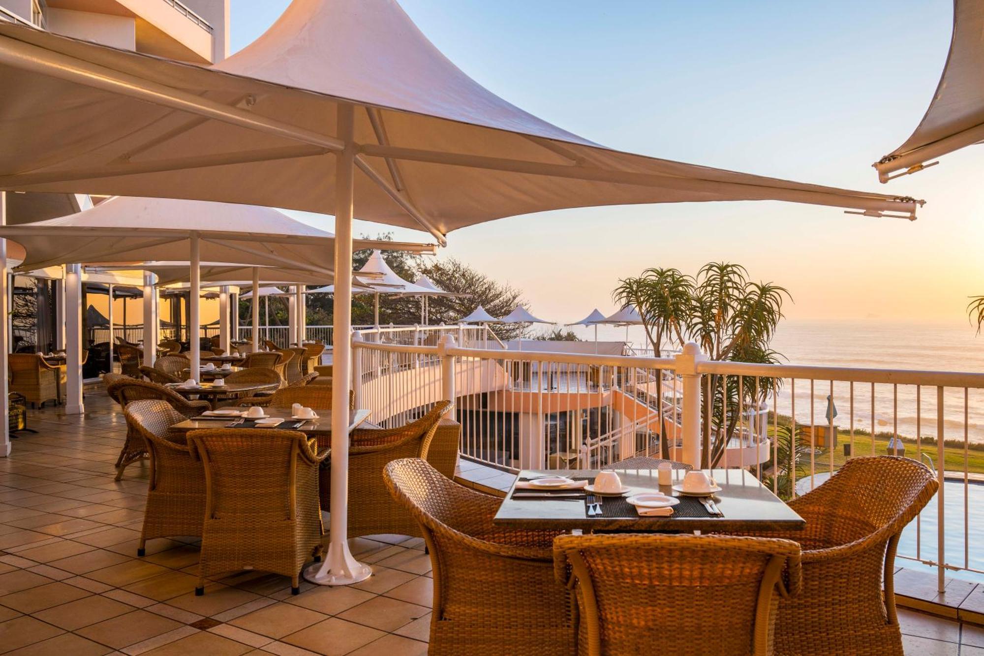 Beverly Hills Durban Exteriör bild The Oyster Box Hotel